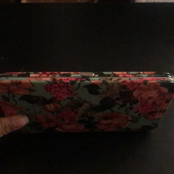 Floral wallet - Picture 2 of 6